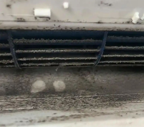 石拐空调吹的风有股烧焦味是怎么回事